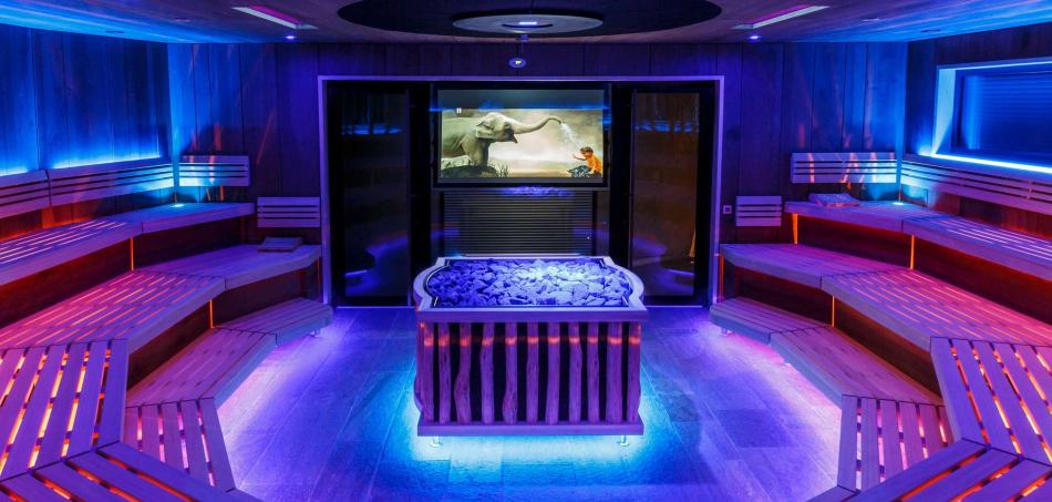 NEUE SAUNA AUSSENANLAGEN IN BETRIEB