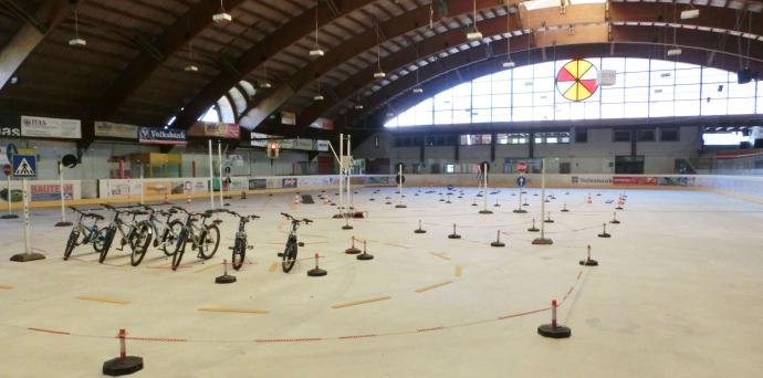 Preparazione delle scuole elementari per la patente di bicicletta